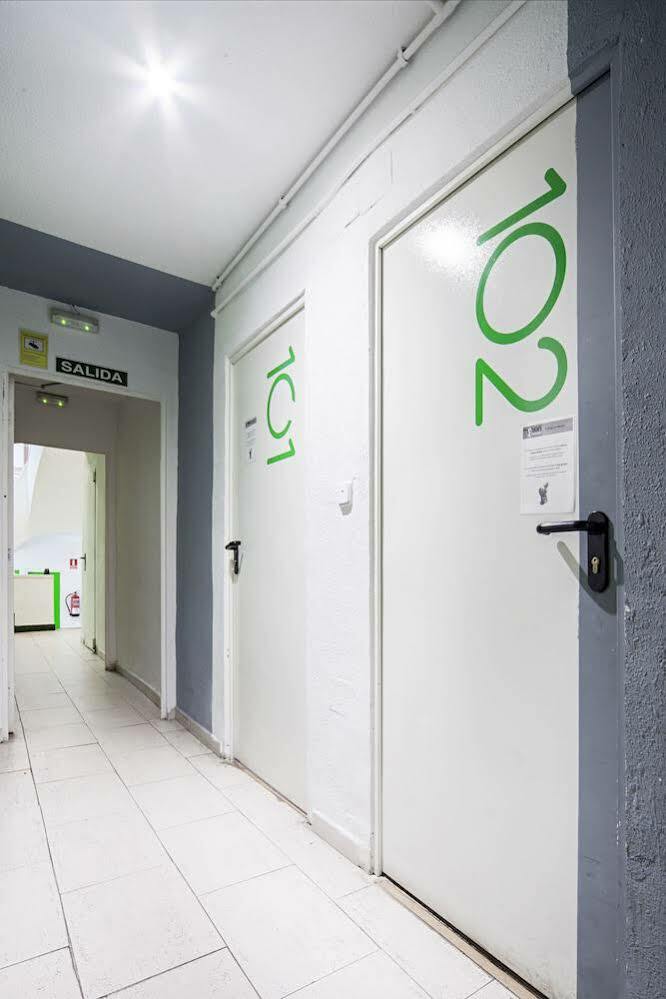 Euromadrid Hostel Εξωτερικό φωτογραφία